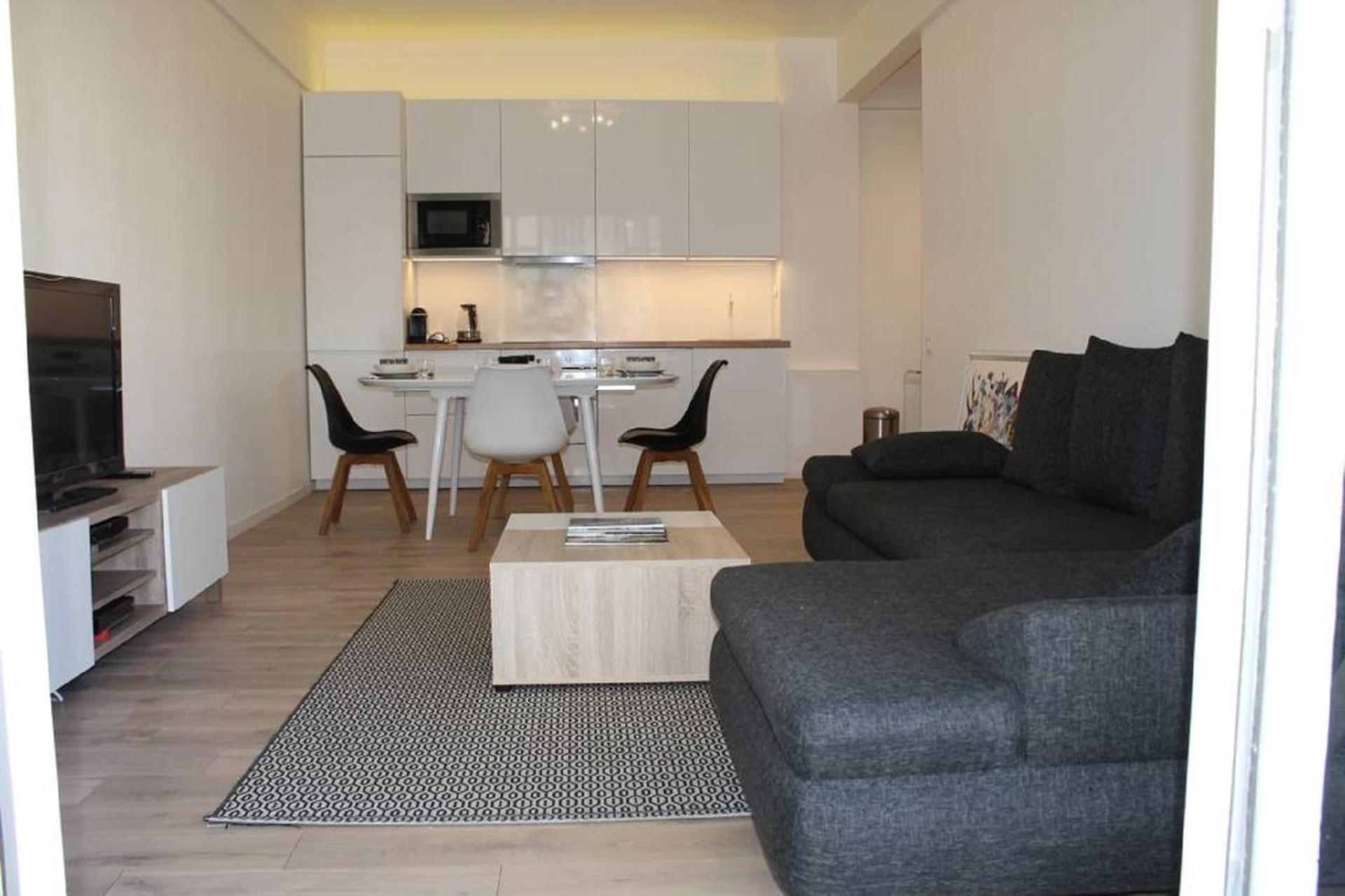 Apartment Plein Centre, Calme Et Proche De La Nizza